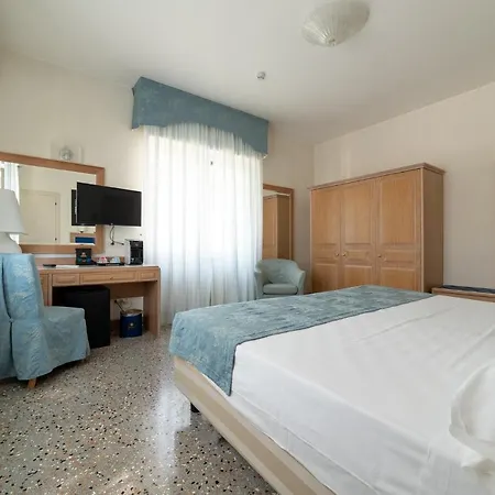 Hotel La Dependance By Casa Bianca 4*