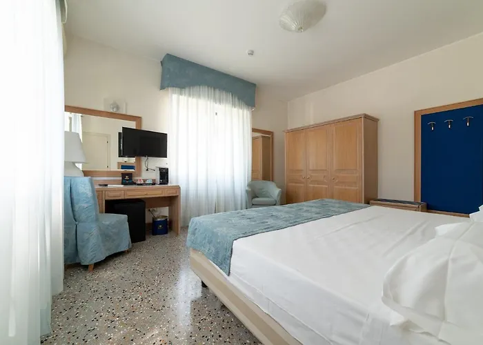 Hotel La Dependance By Casa Bianca 4*